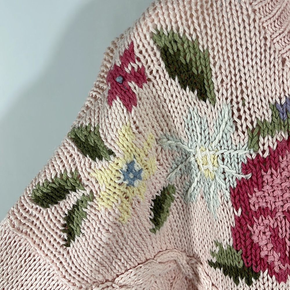 Cottage Core Pink Floral Sweater Size Medium - Picture 9 of 10